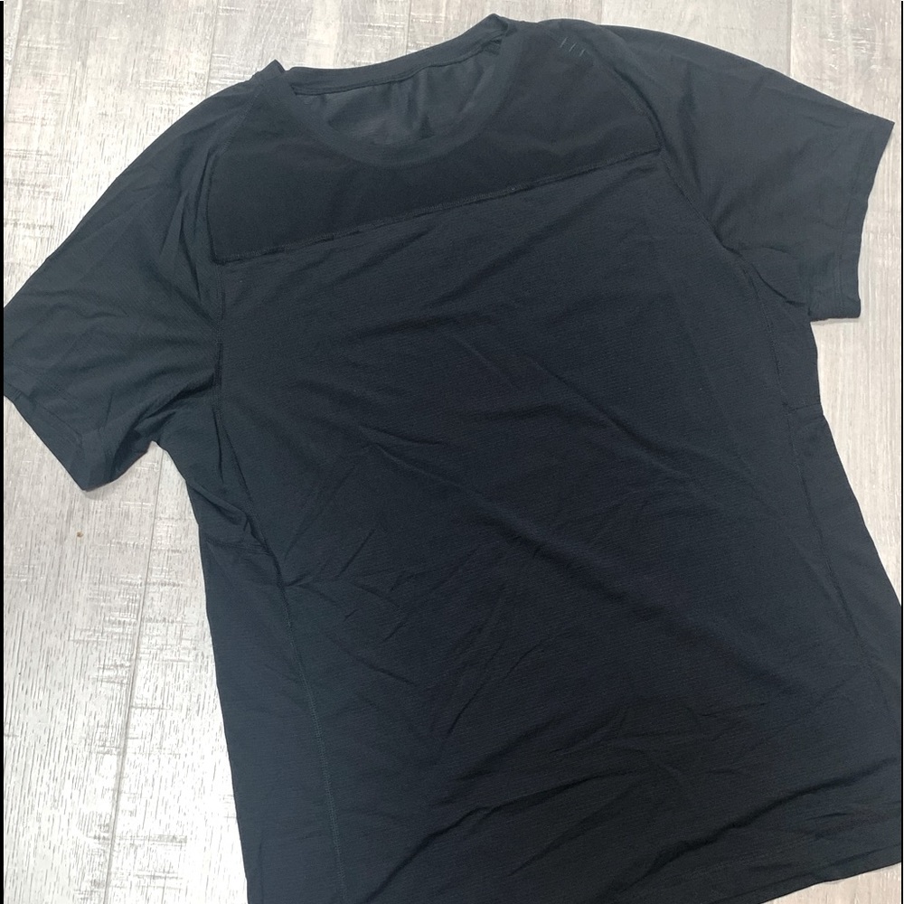 Men’s Lulu Lemon Short Sleeve Shirt…